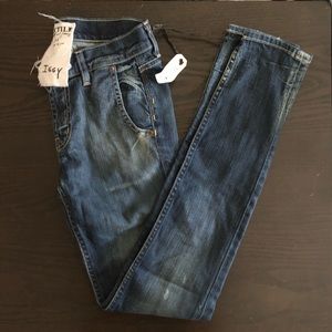 TEXTILE Elizabeth & James Iggy Jeans Size 24 NEW